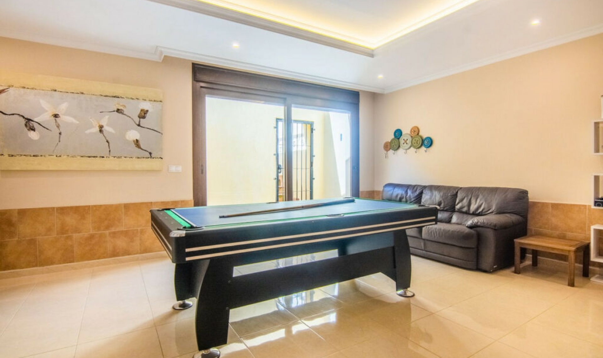 Resale - House -
La Mairena