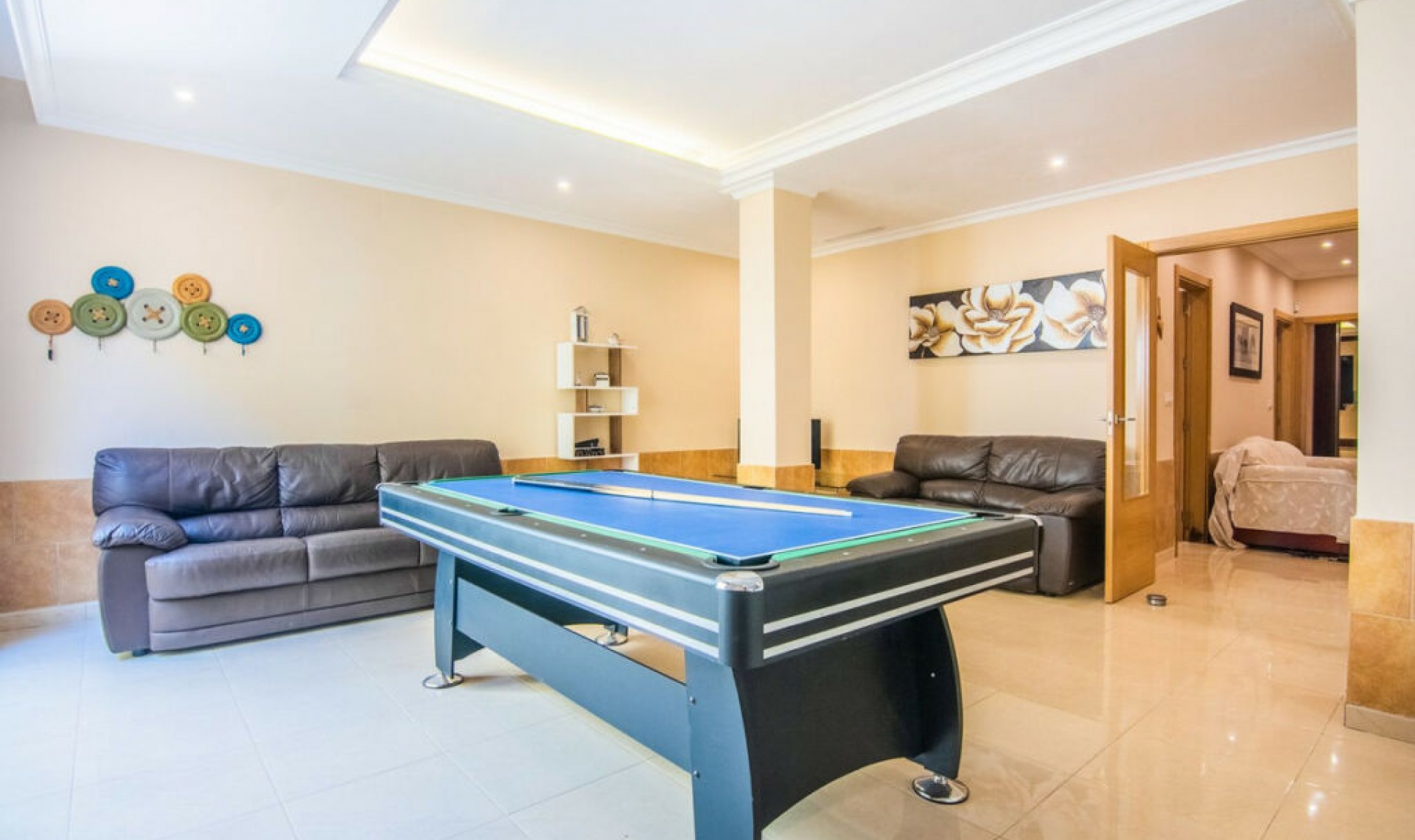 Resale - House -
La Mairena