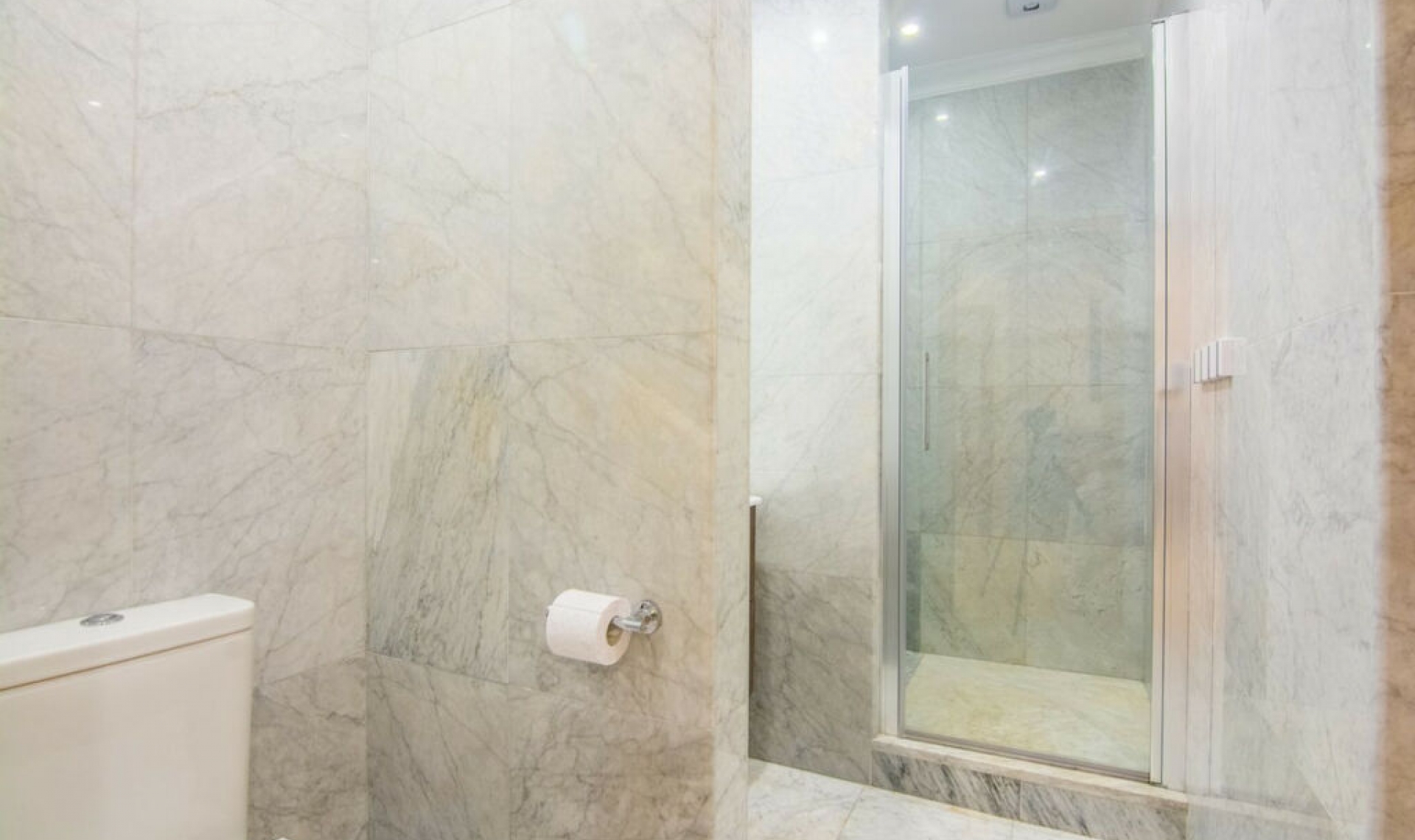 Resale - House -
La Mairena