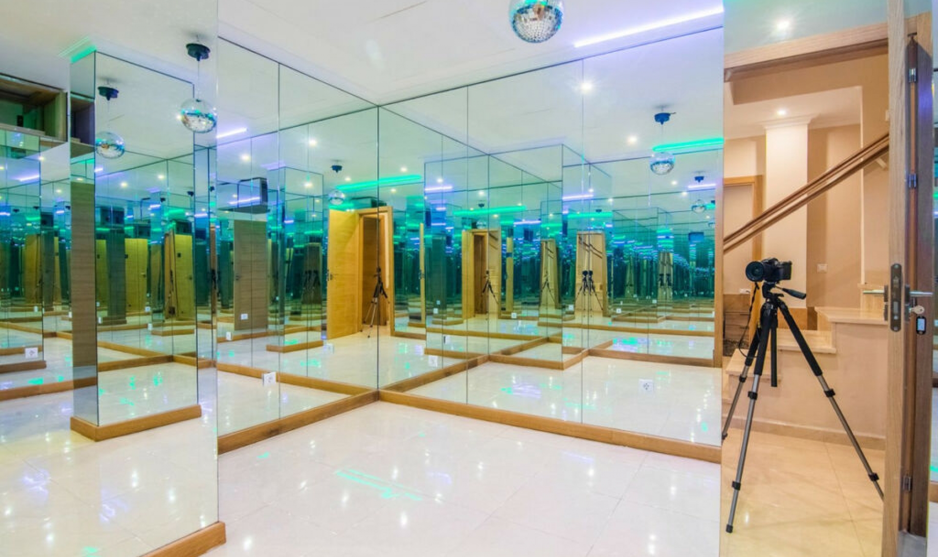 Resale - House -
La Mairena