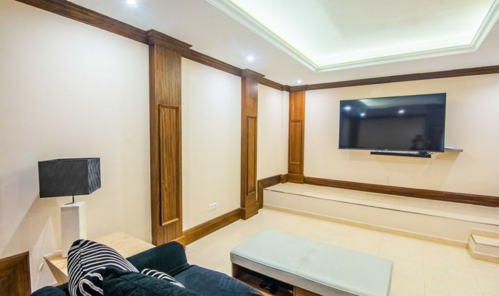 Resale - House -
La Mairena