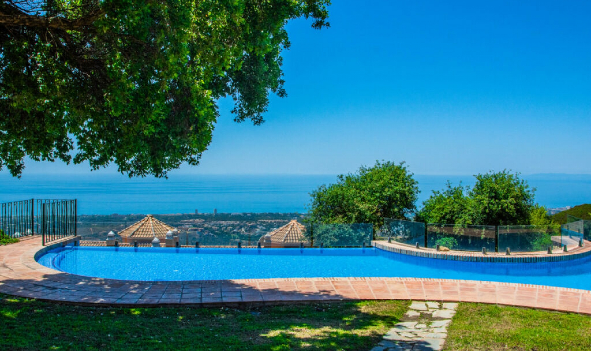 Resale - House -
La Mairena