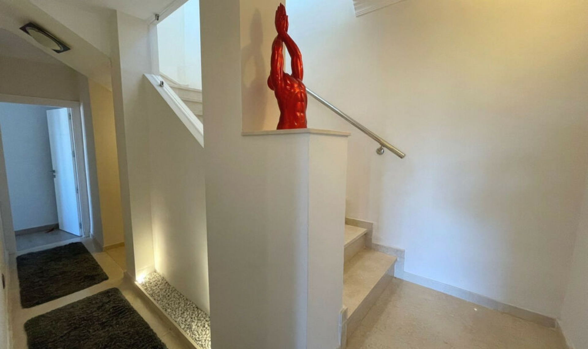 Resale - House -
La Mairena