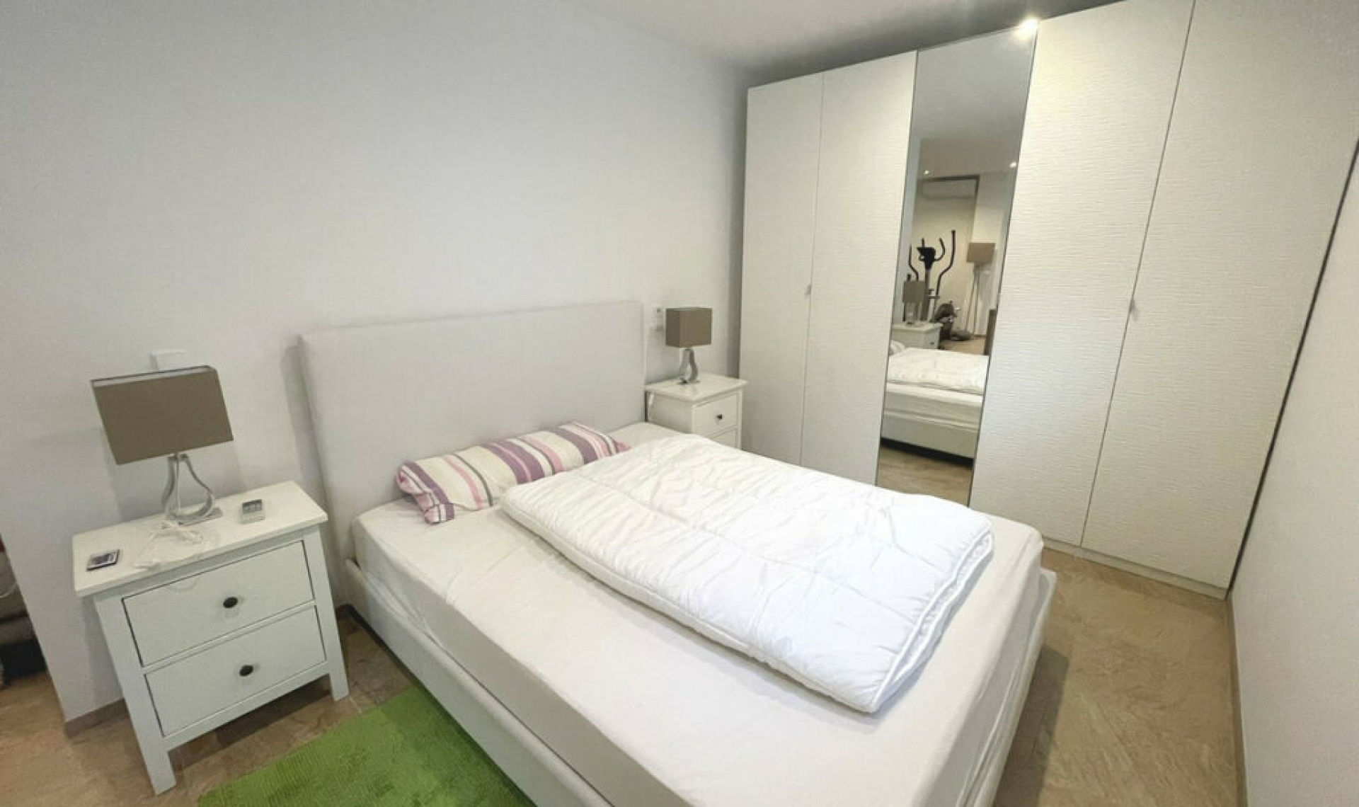 Resale - House -
La Mairena