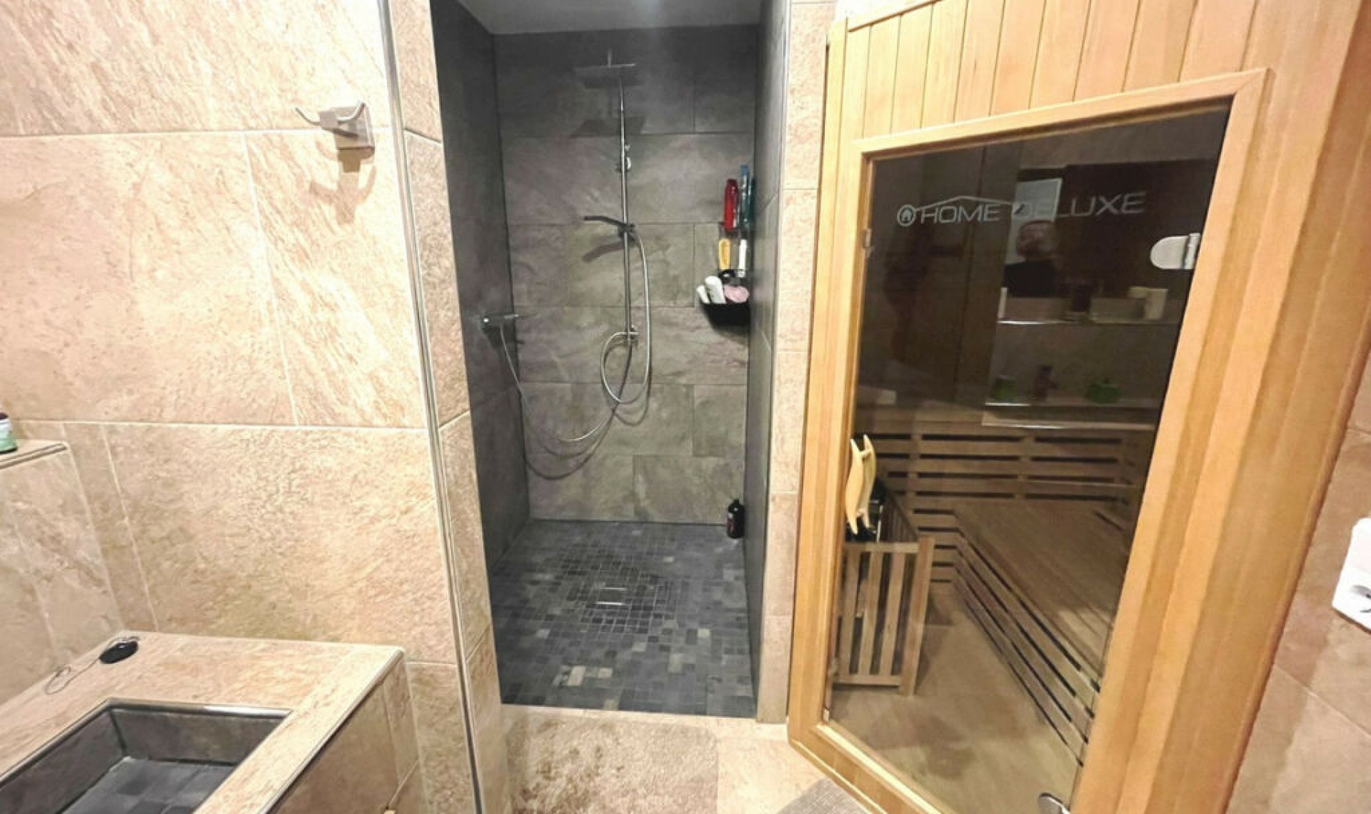 Resale - House -
La Mairena