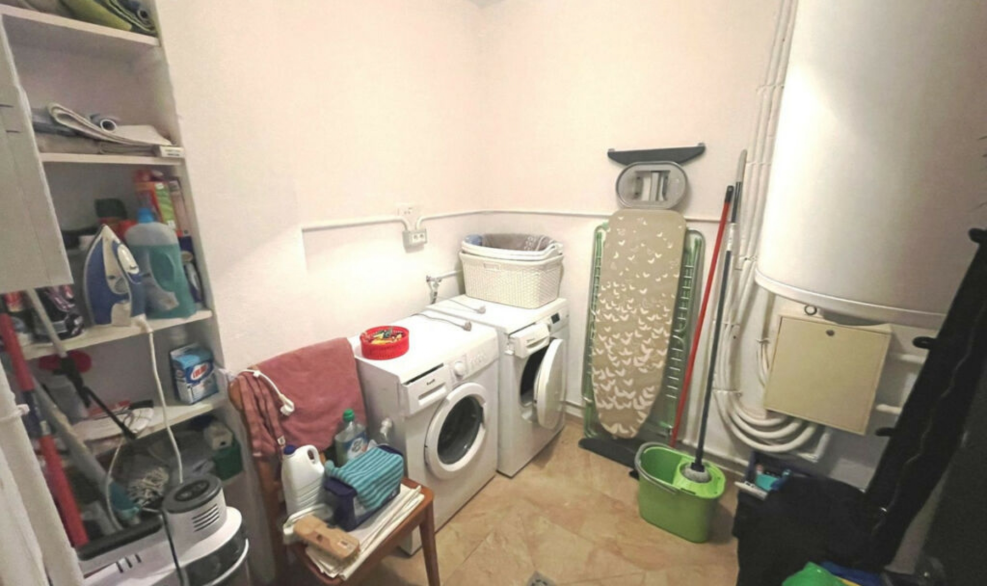 Resale - House -
La Mairena