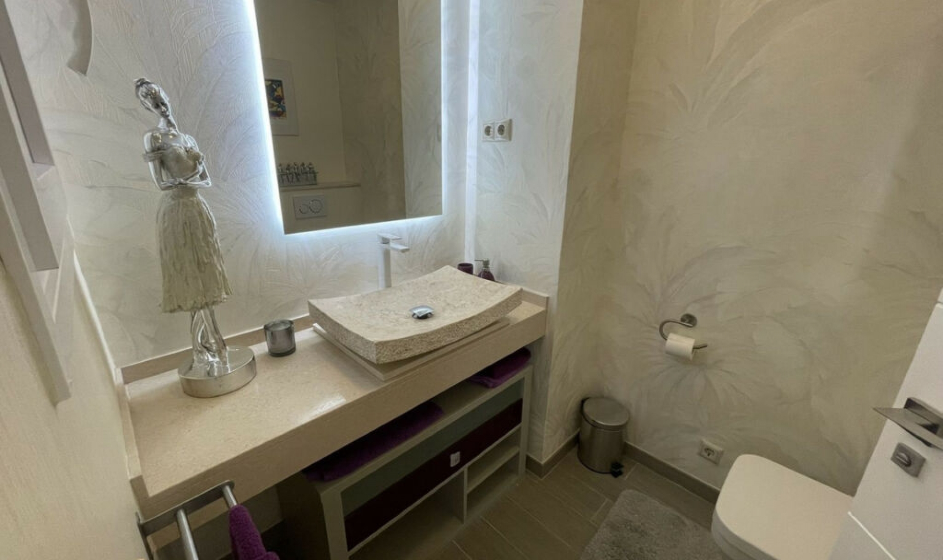 Resale - House -
La Mairena