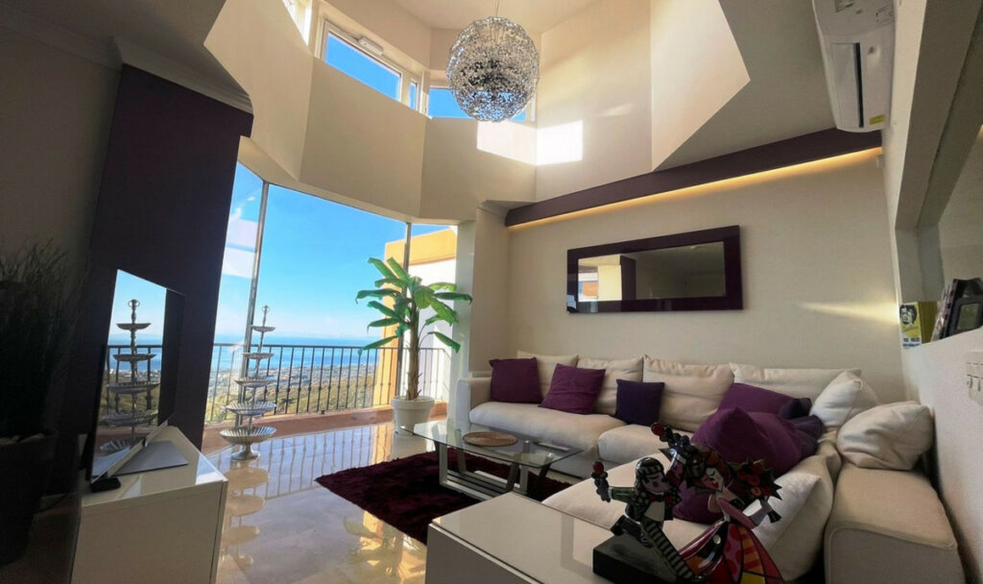 Resale - House -
La Mairena