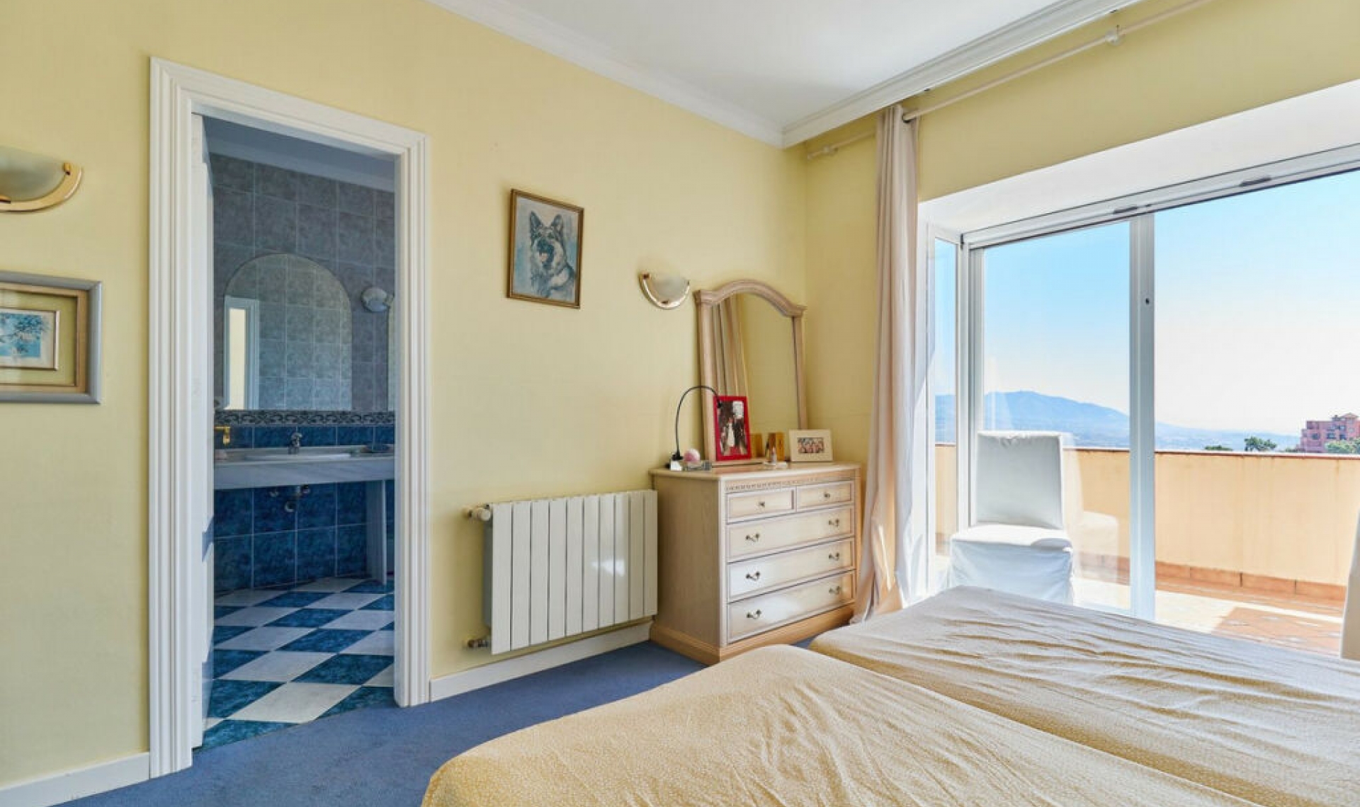 Resale - House -
La Mairena