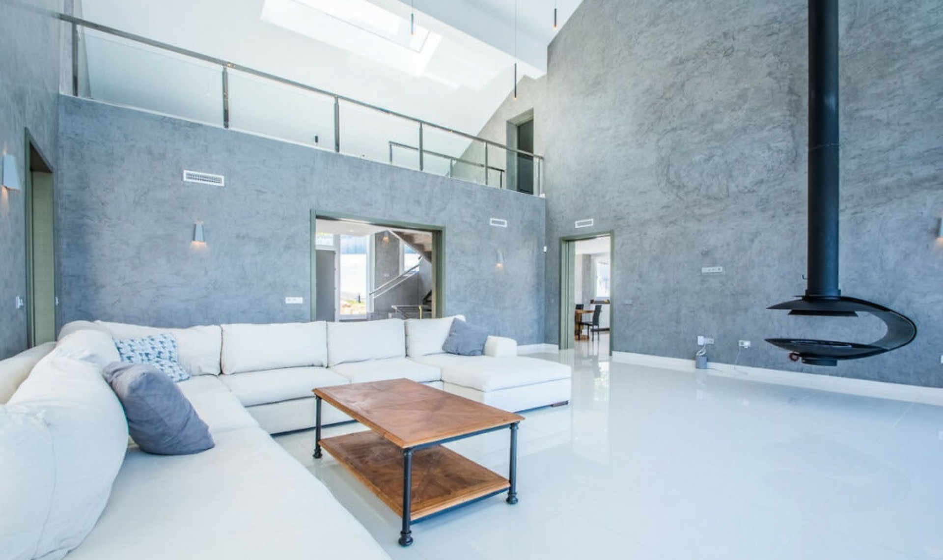 Resale - House -
La Mairena