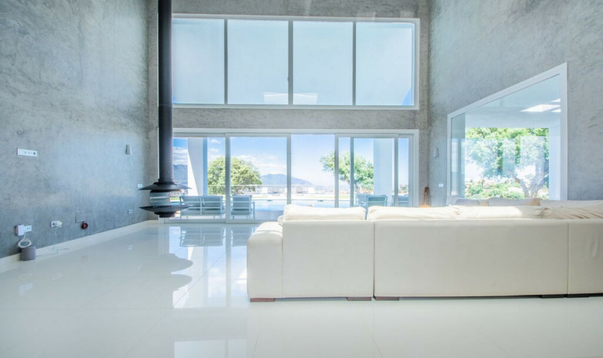 Resale - House -
La Mairena