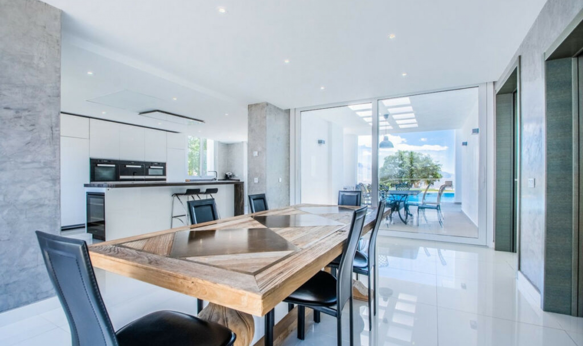 Resale - House -
La Mairena