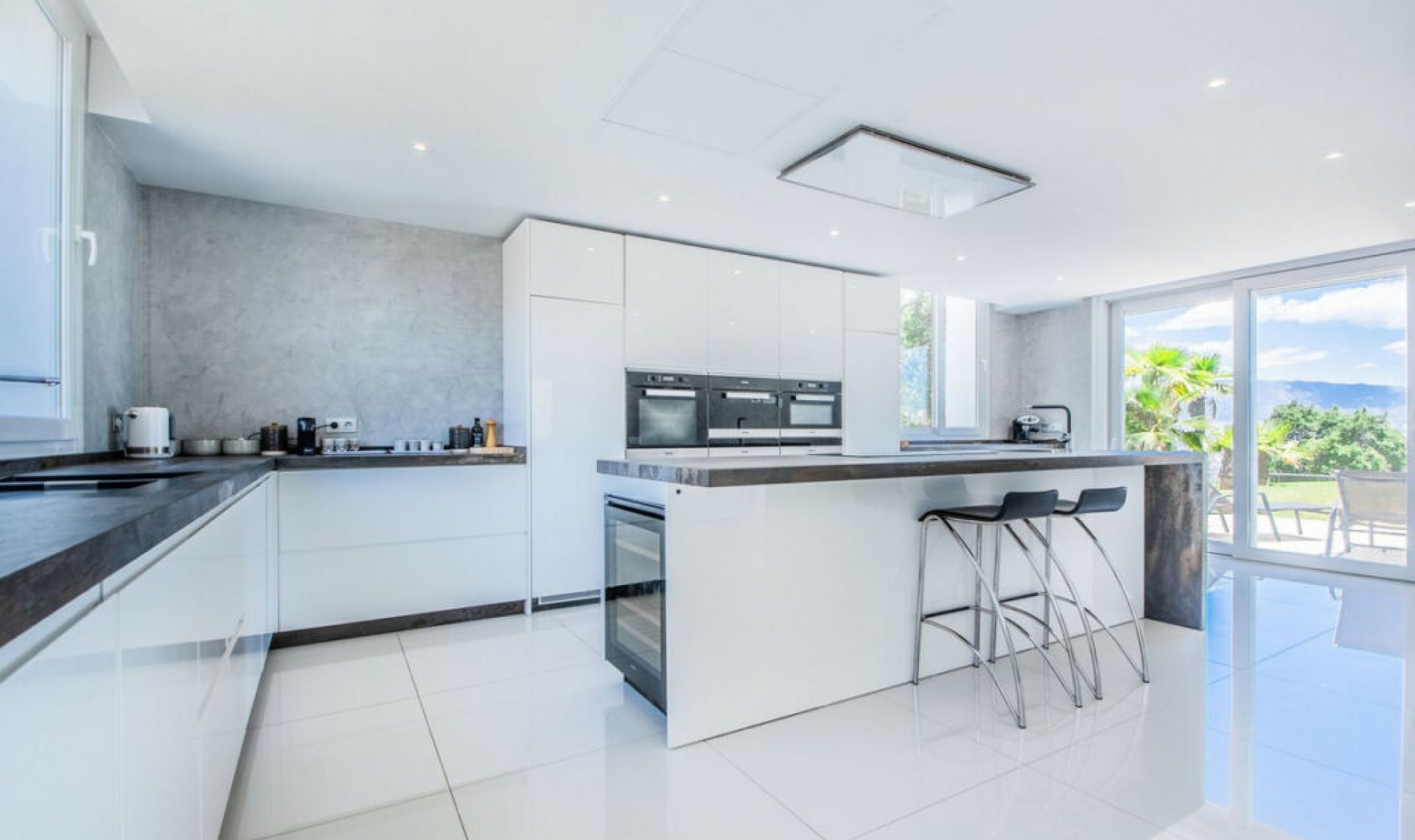 Resale - House -
La Mairena