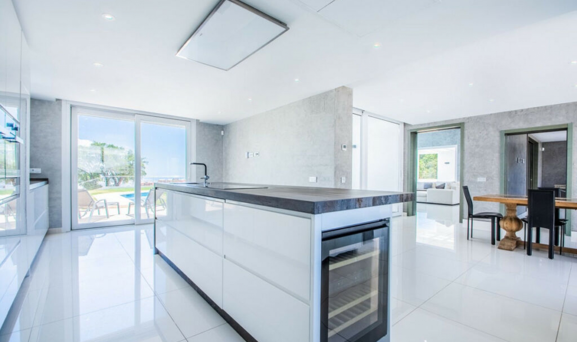 Resale - House -
La Mairena