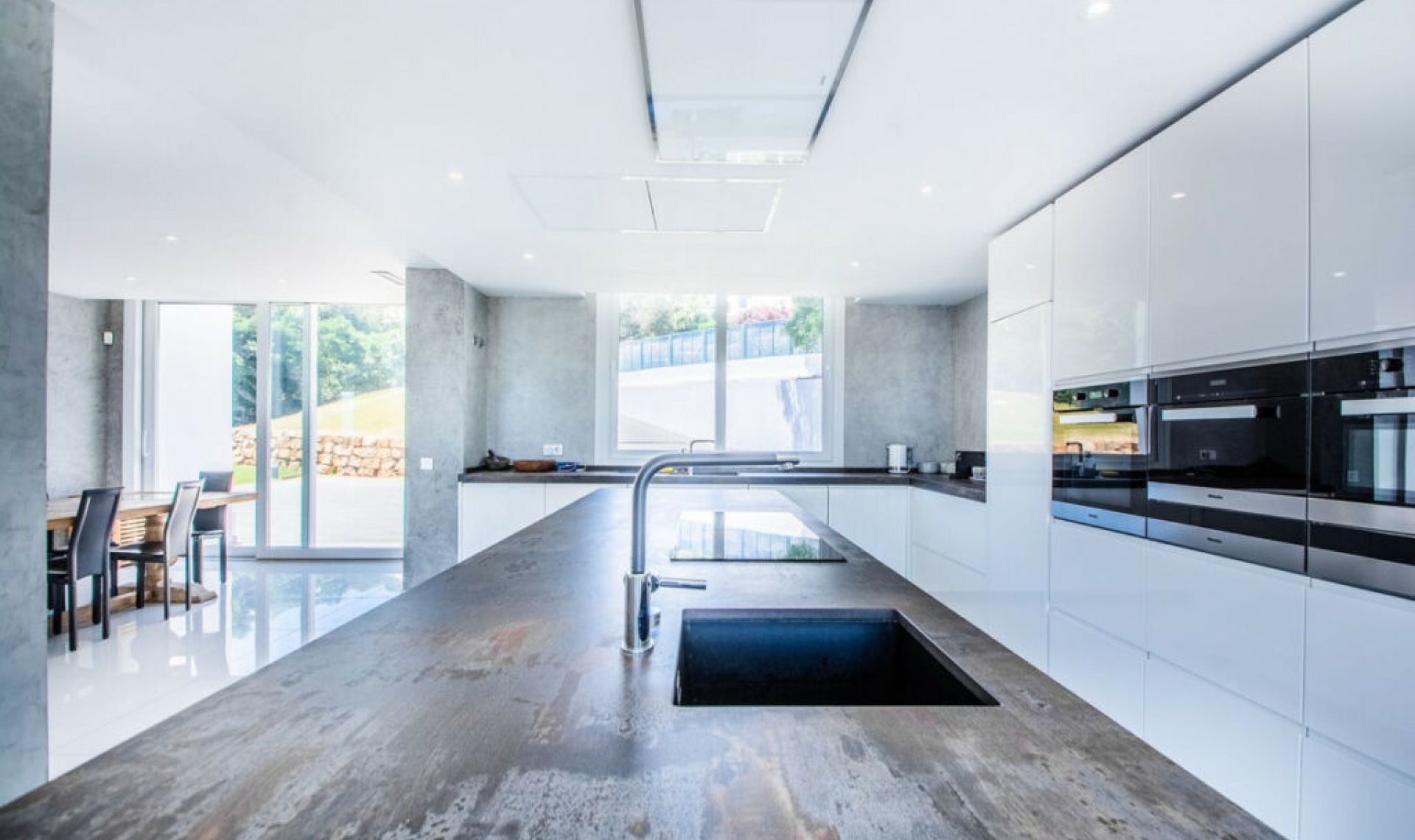 Resale - House -
La Mairena