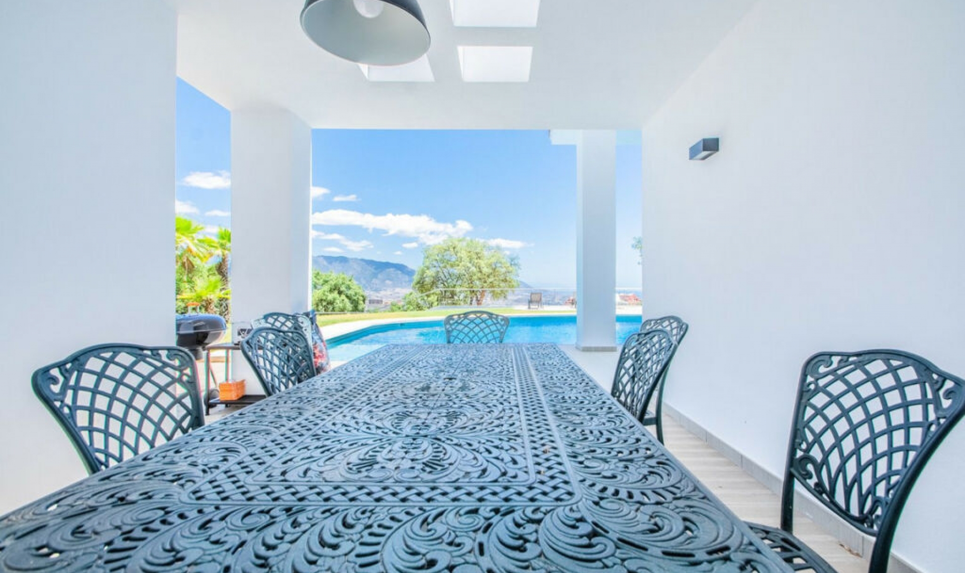 Resale - House -
La Mairena