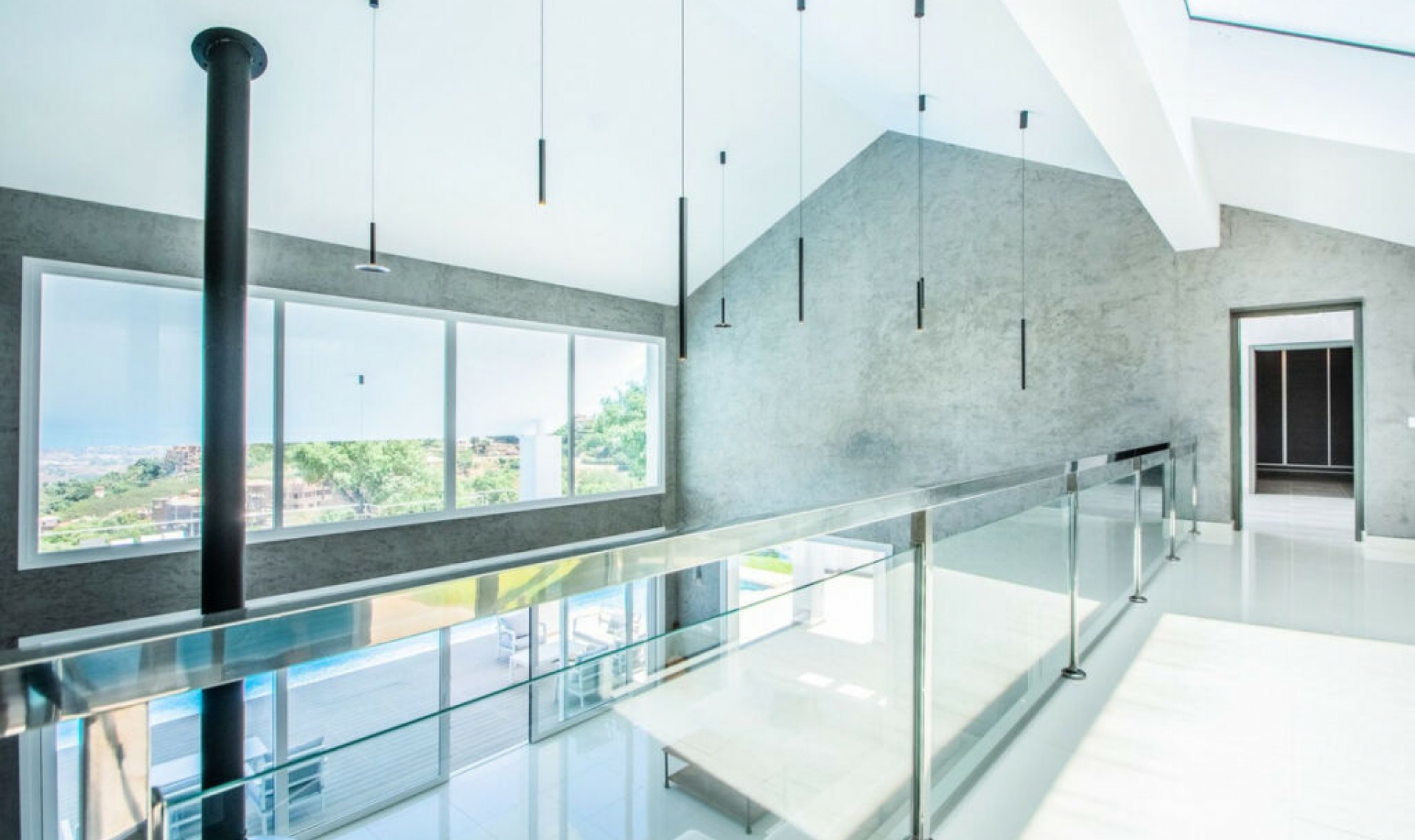 Resale - House -
La Mairena