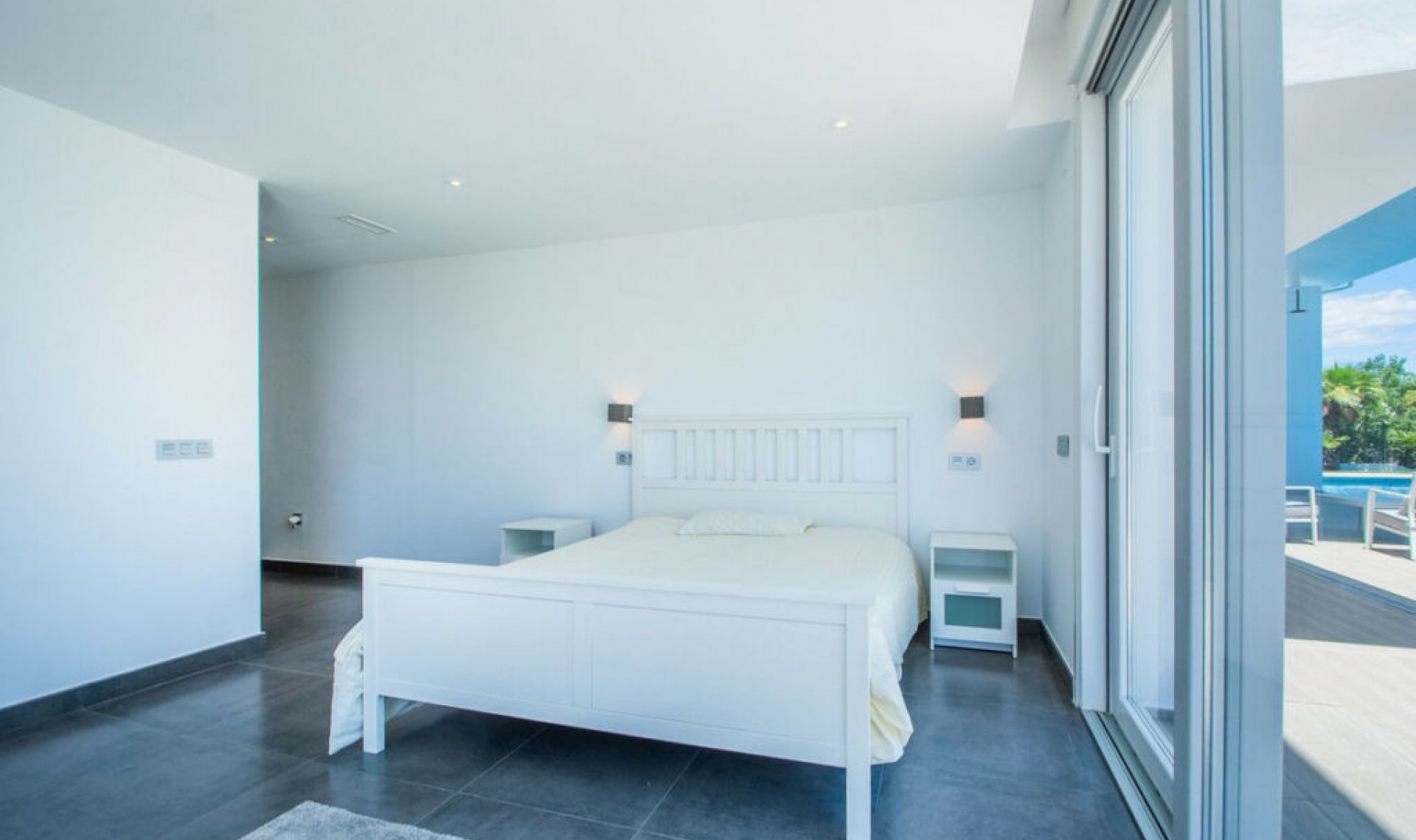 Resale - House -
La Mairena