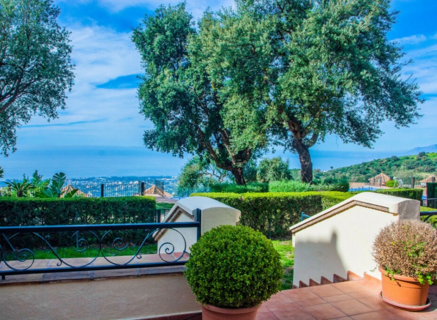 Resale - House -
La Mairena