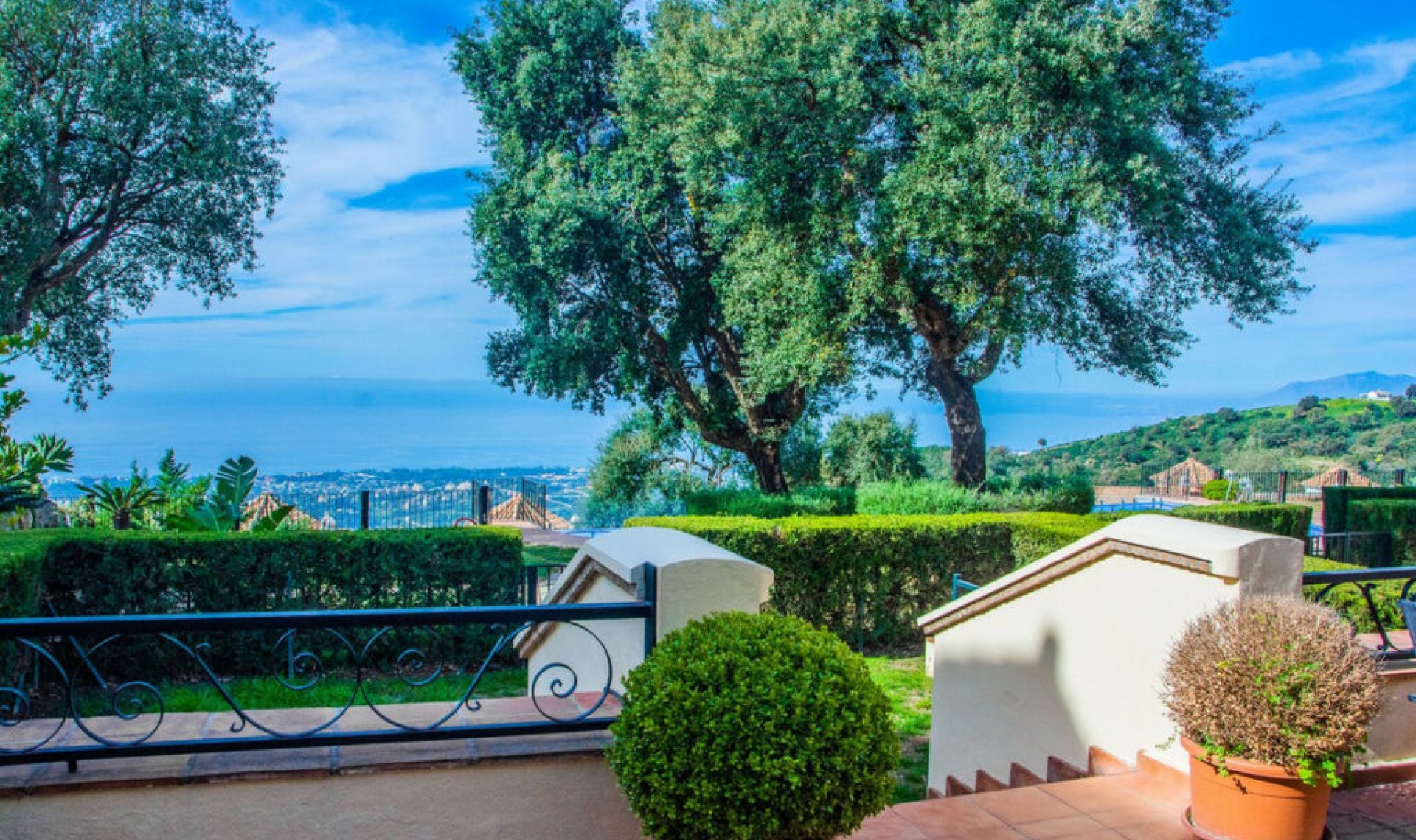 Resale - House -
La Mairena