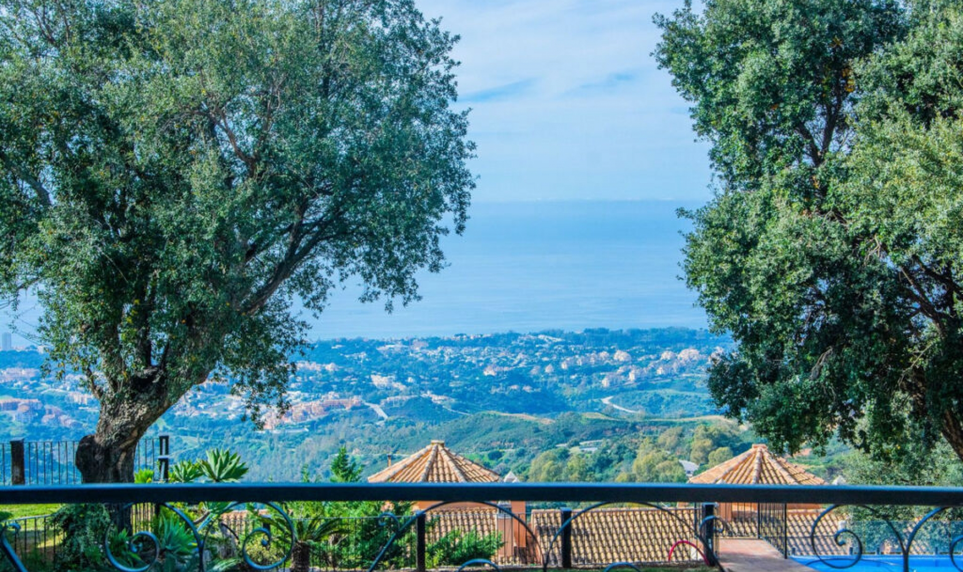 Resale - House -
La Mairena