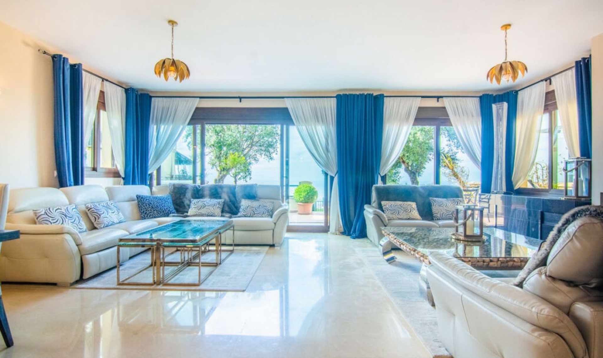 Resale - House -
La Mairena