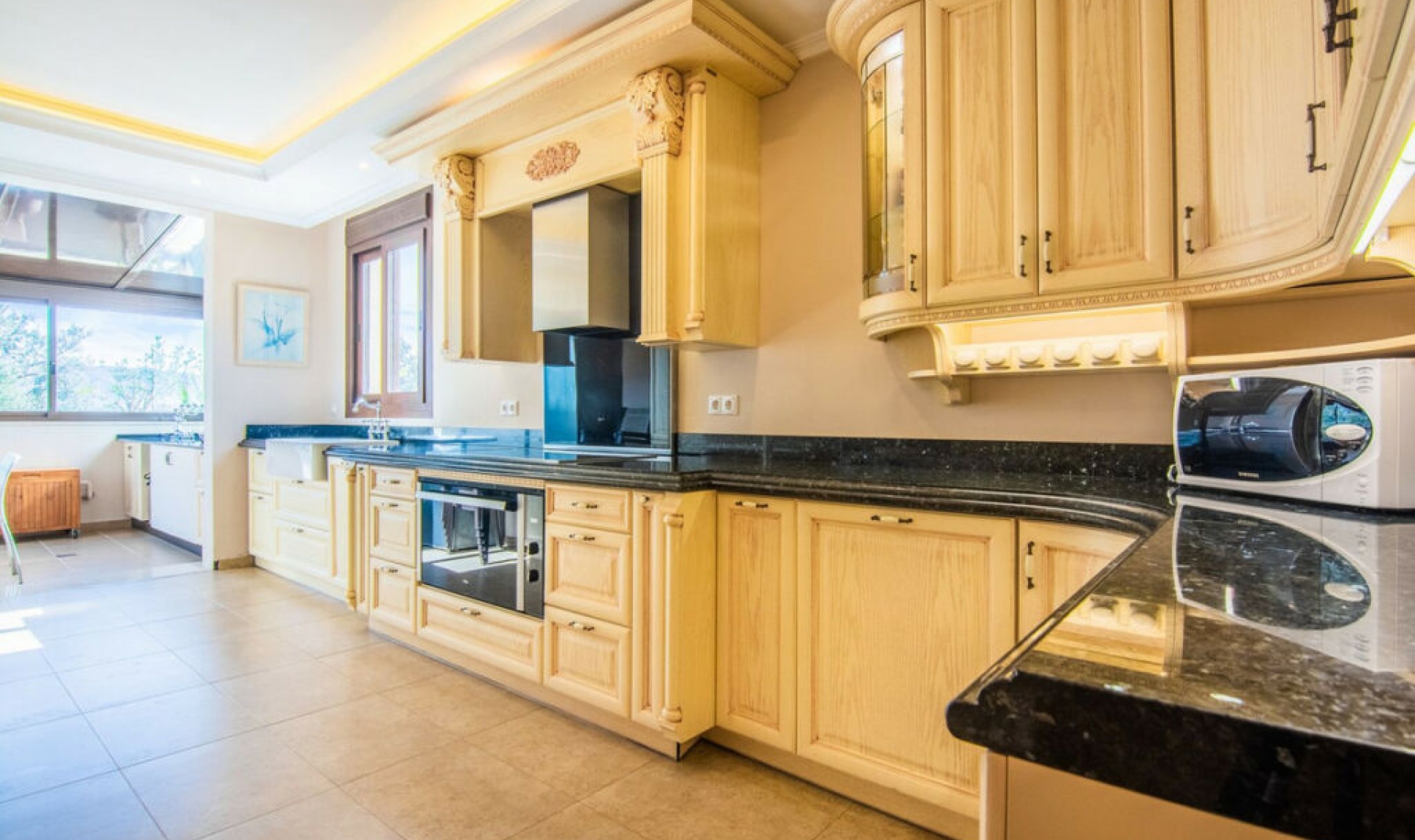 Resale - House -
La Mairena