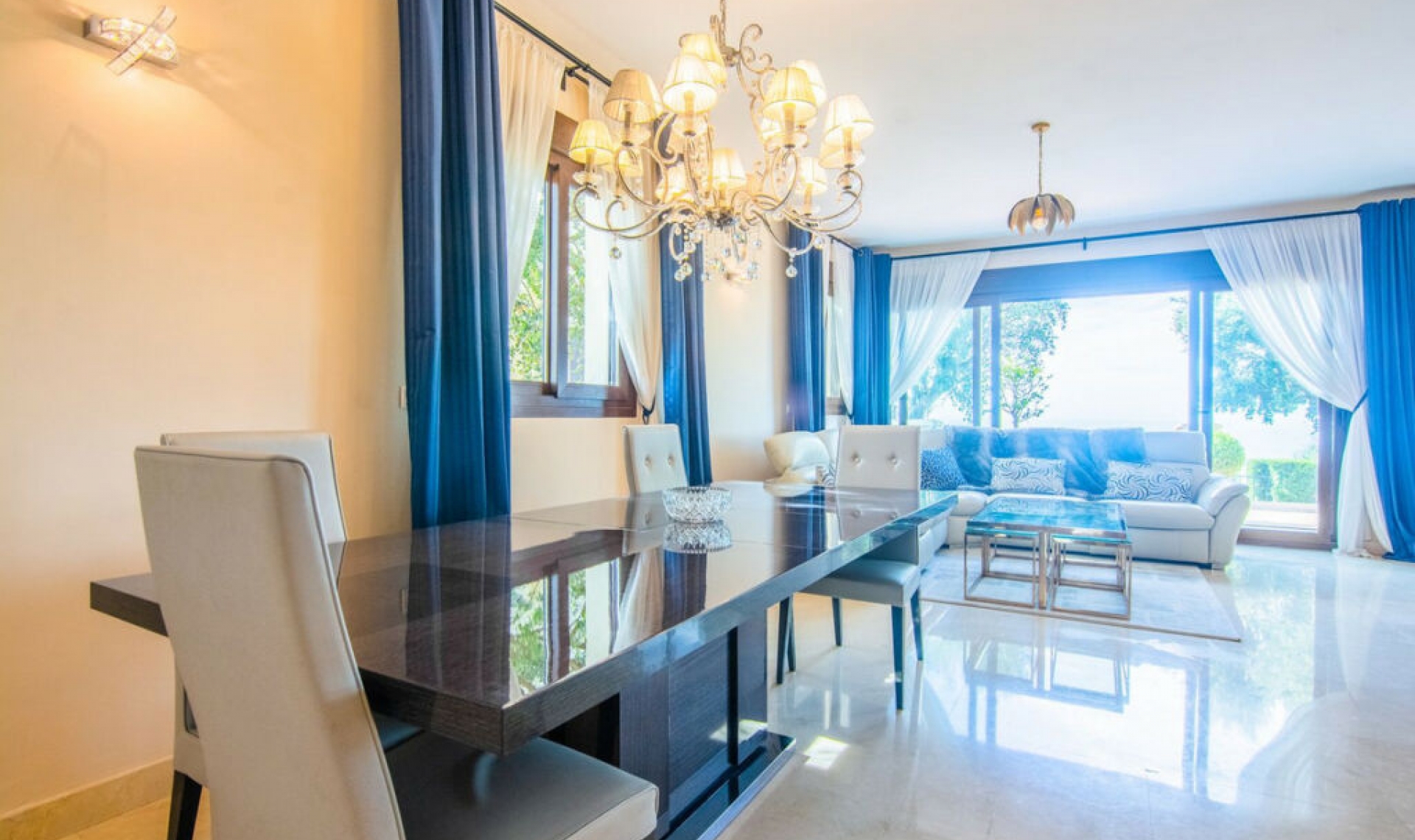 Resale - House -
La Mairena