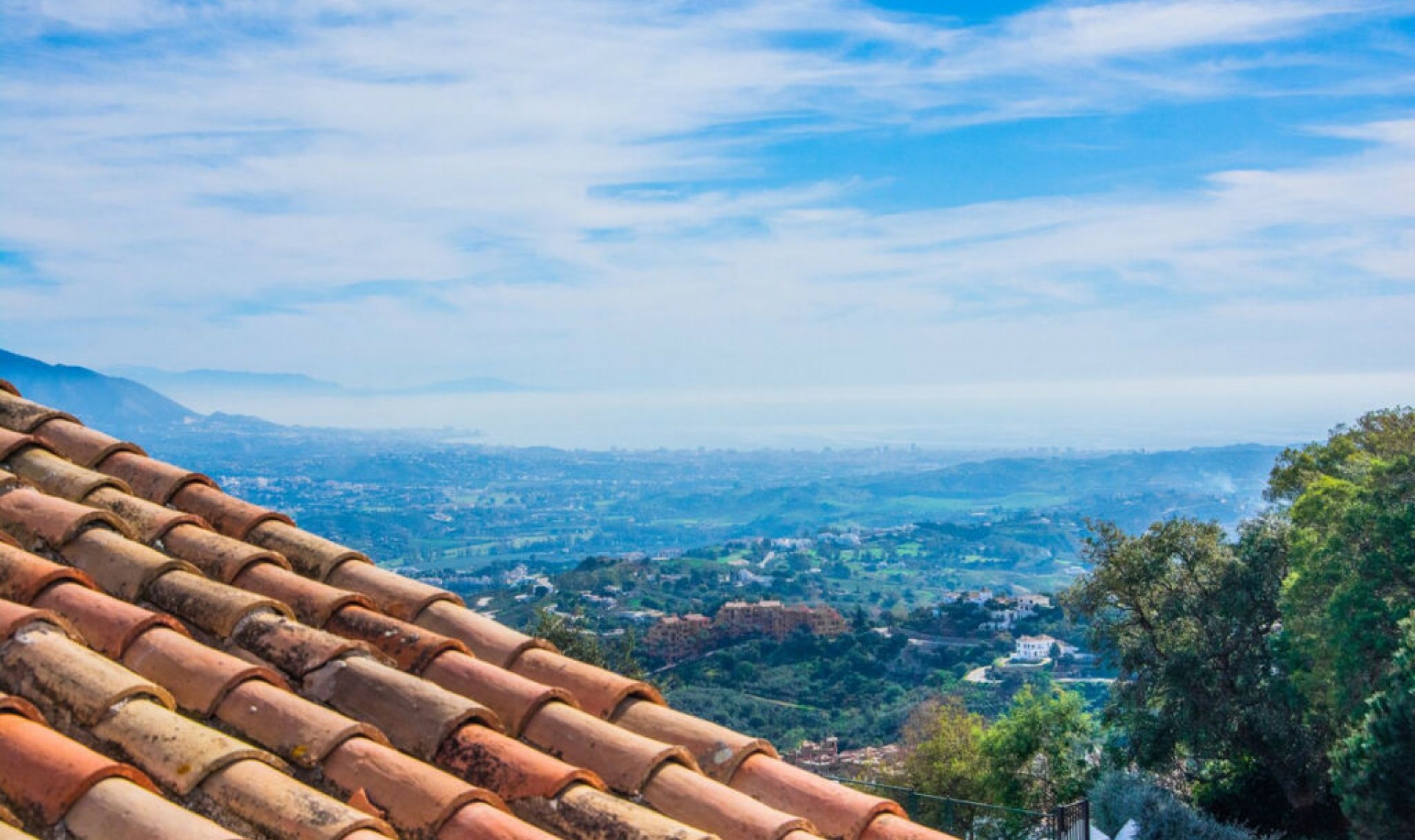 Resale - House -
La Mairena