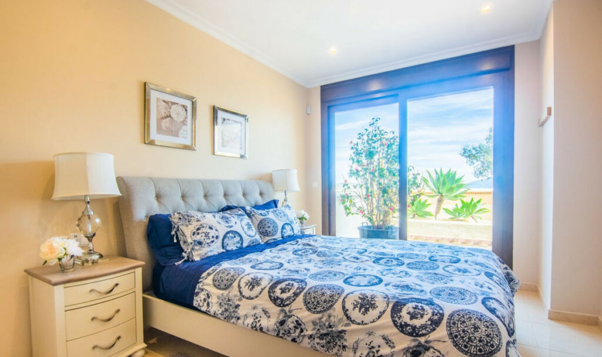 Resale - House -
La Mairena