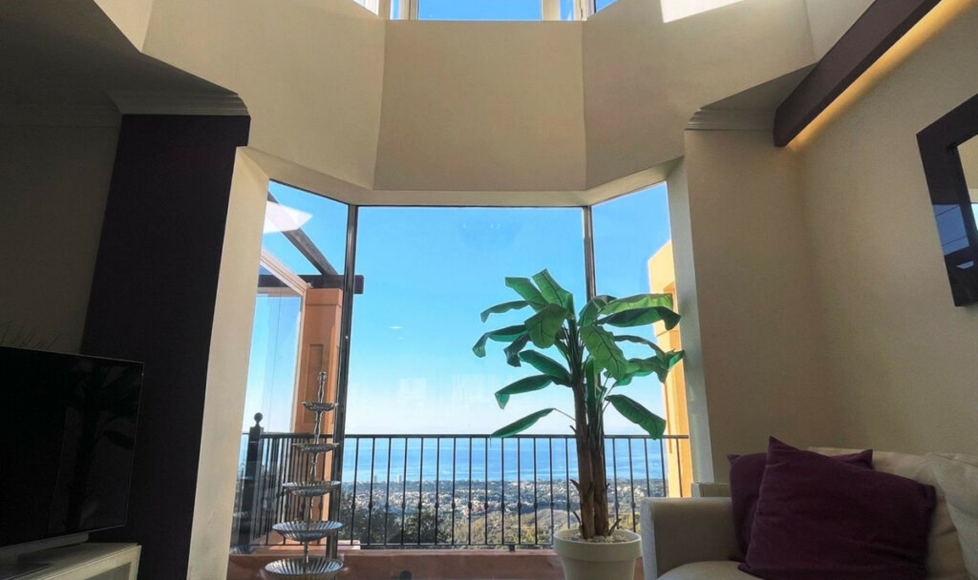 Resale - House -
La Mairena