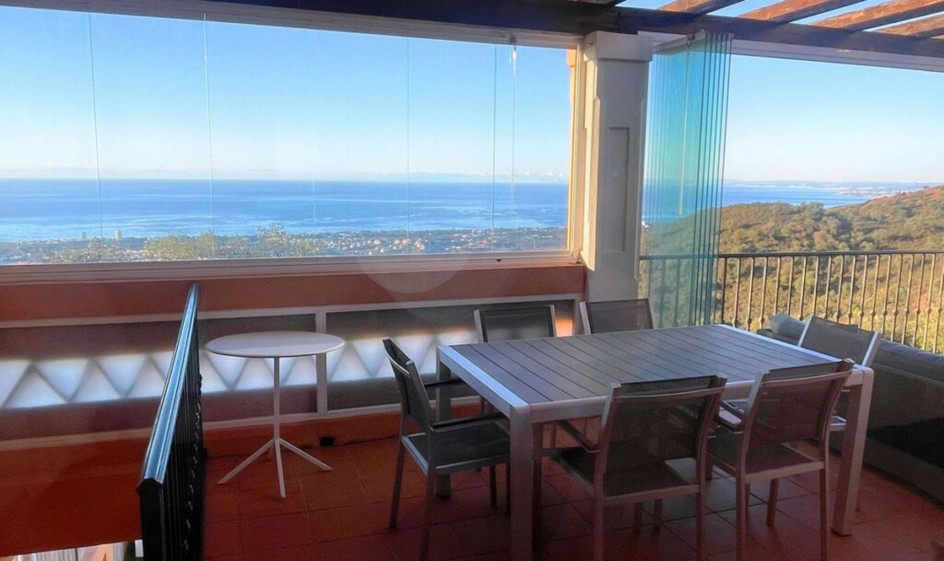 Resale - House -
La Mairena