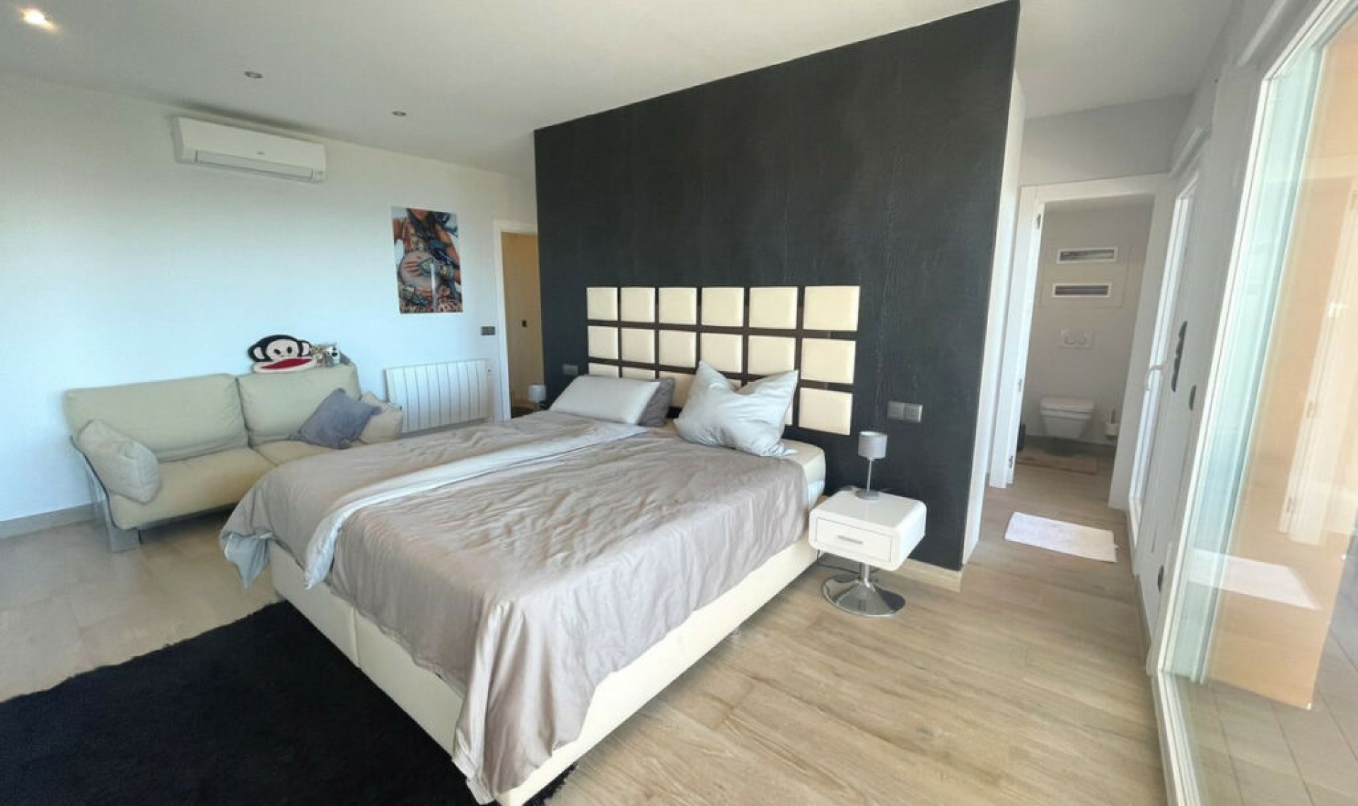 Resale - House -
La Mairena