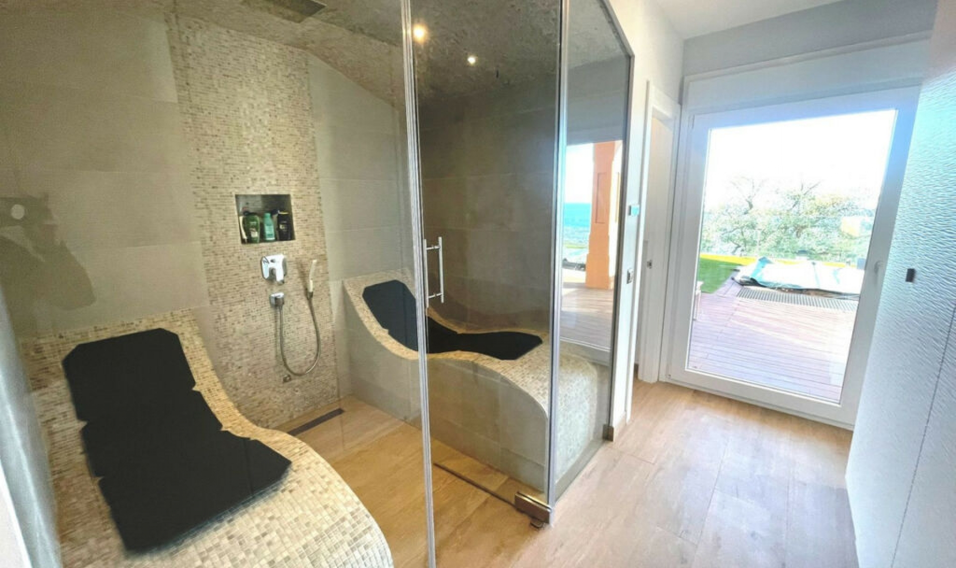 Resale - House -
La Mairena