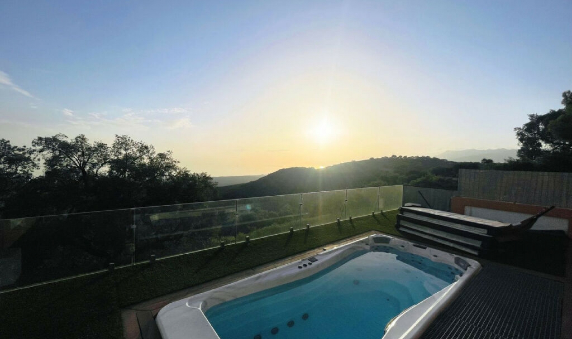 Resale - House -
La Mairena