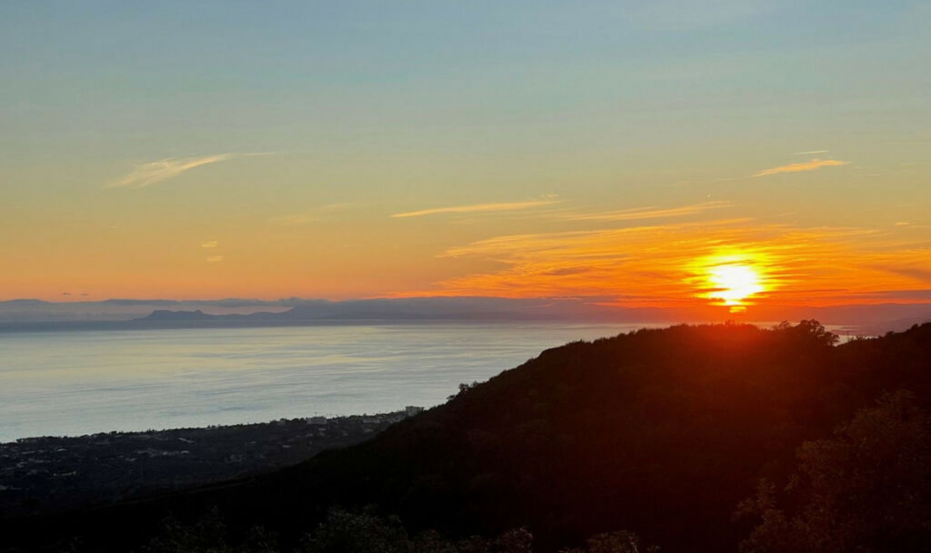 Resale - House -
La Mairena