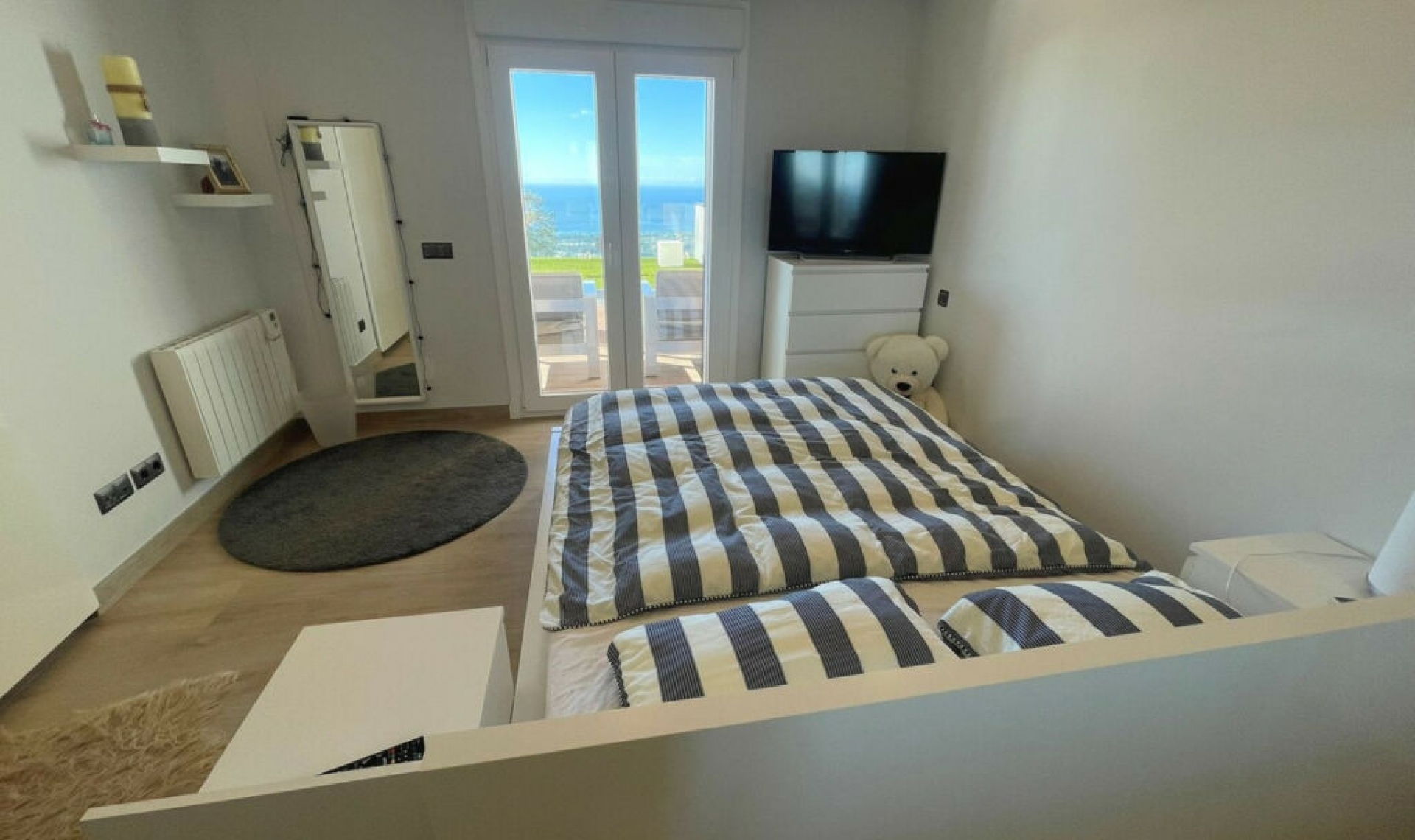 Resale - House -
La Mairena