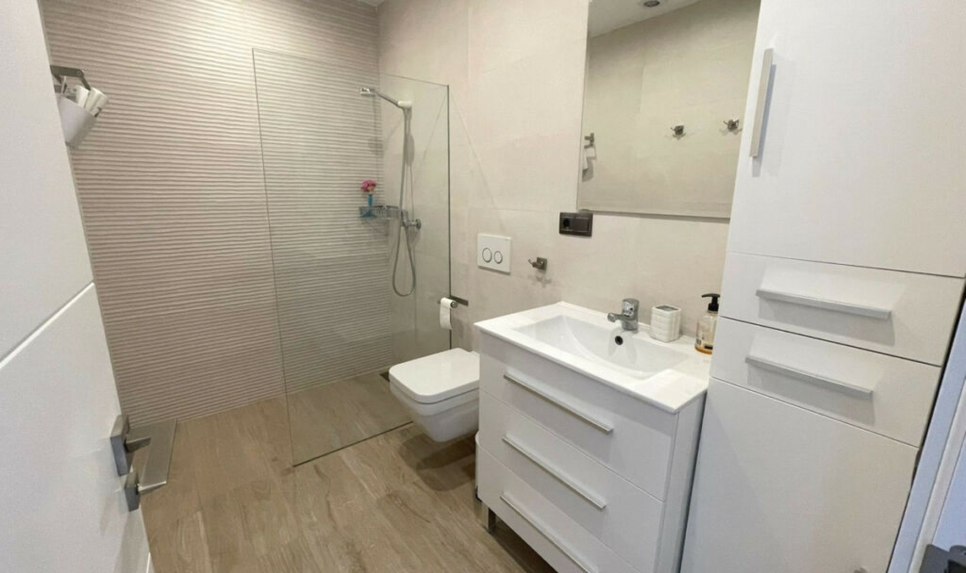 Resale - House -
La Mairena