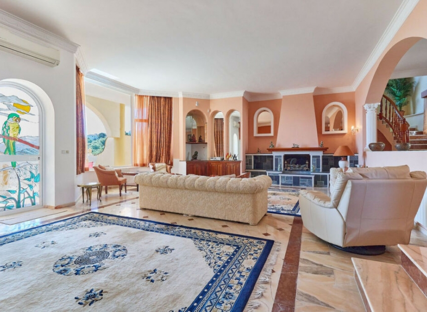 Resale - House -
La Mairena