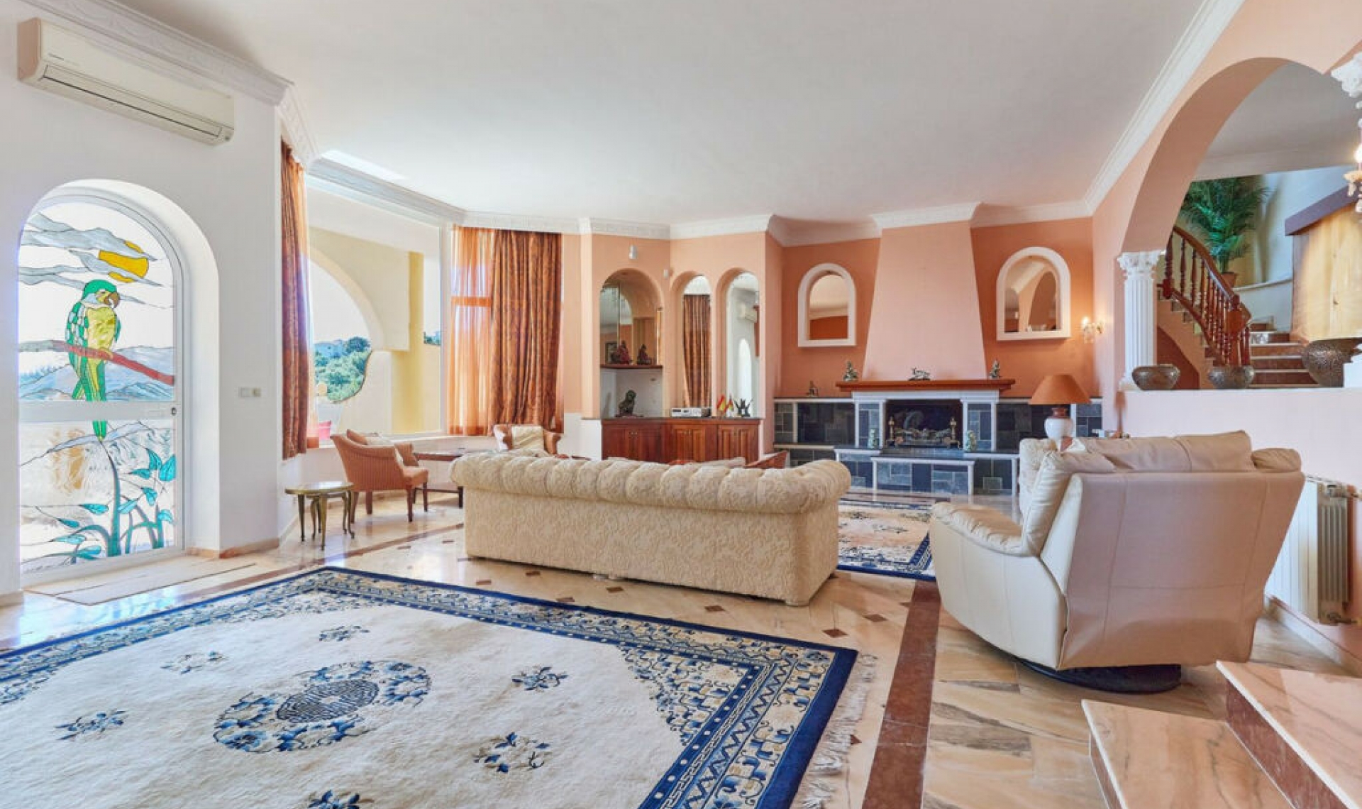 Resale - House -
La Mairena