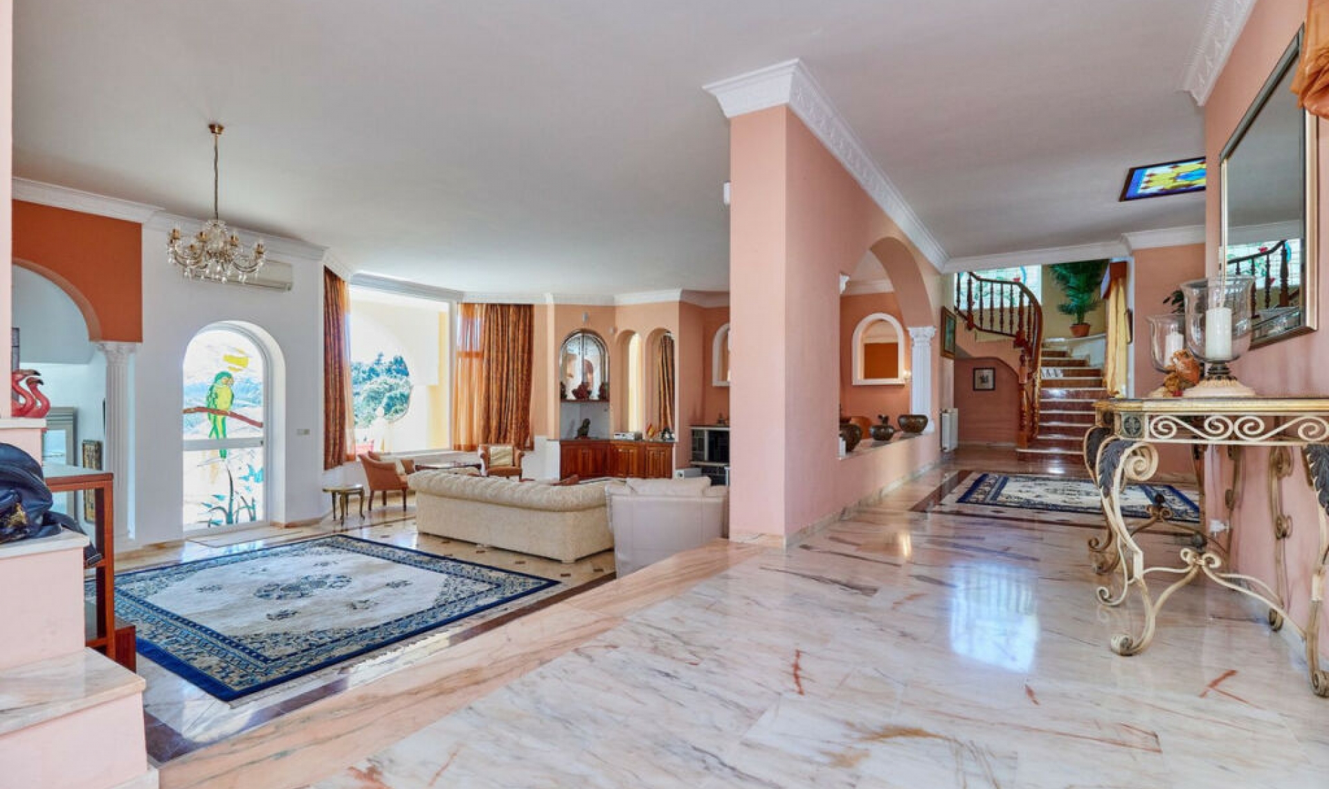 Resale - House -
La Mairena
