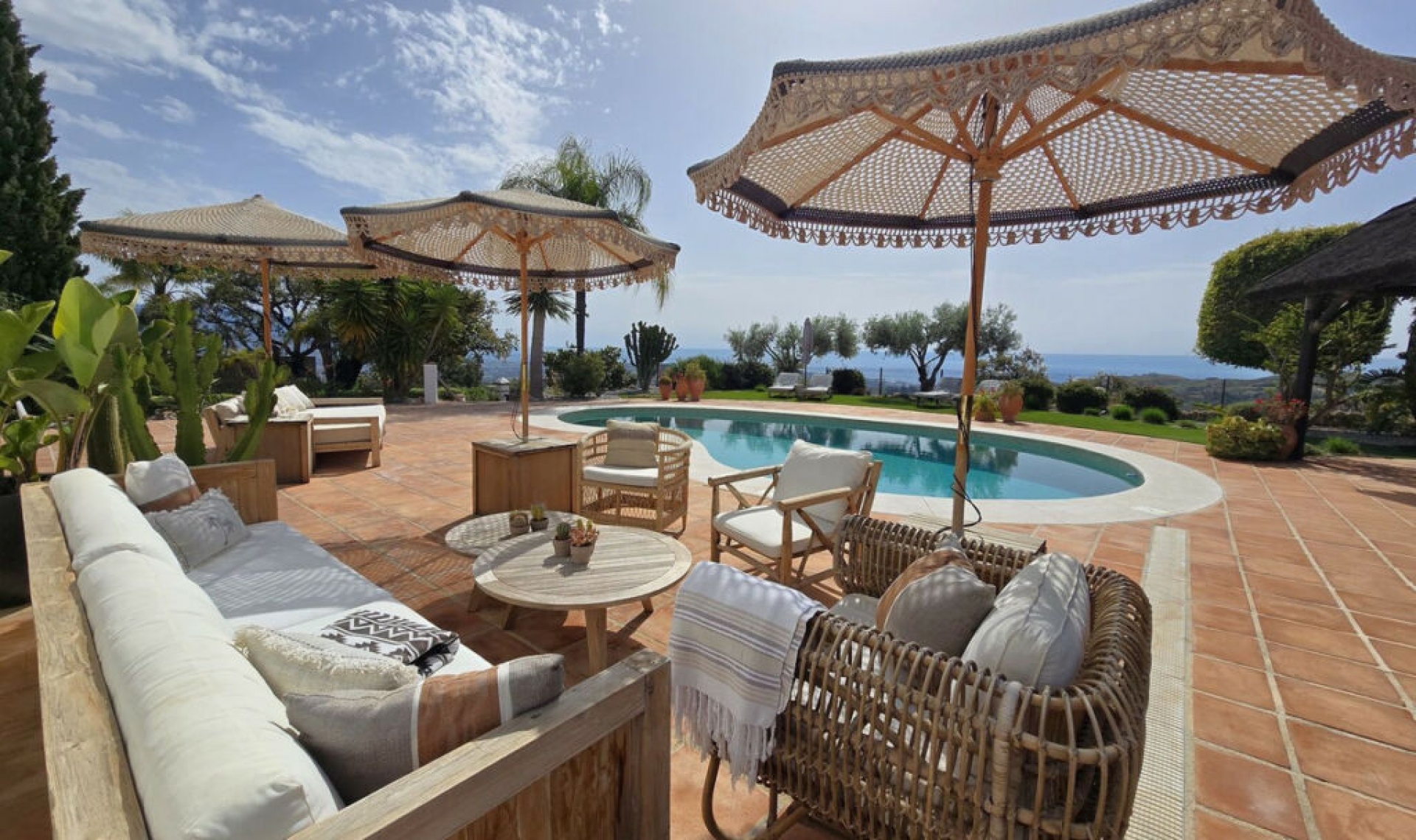 Resale - House -
La Mairena