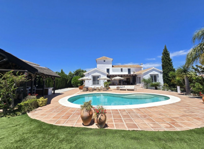 Resale - House -
La Mairena