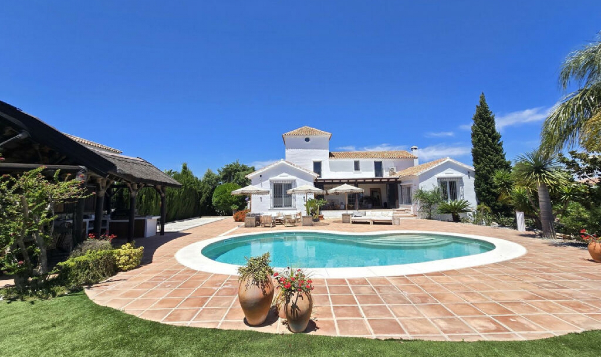 Resale - House -
La Mairena