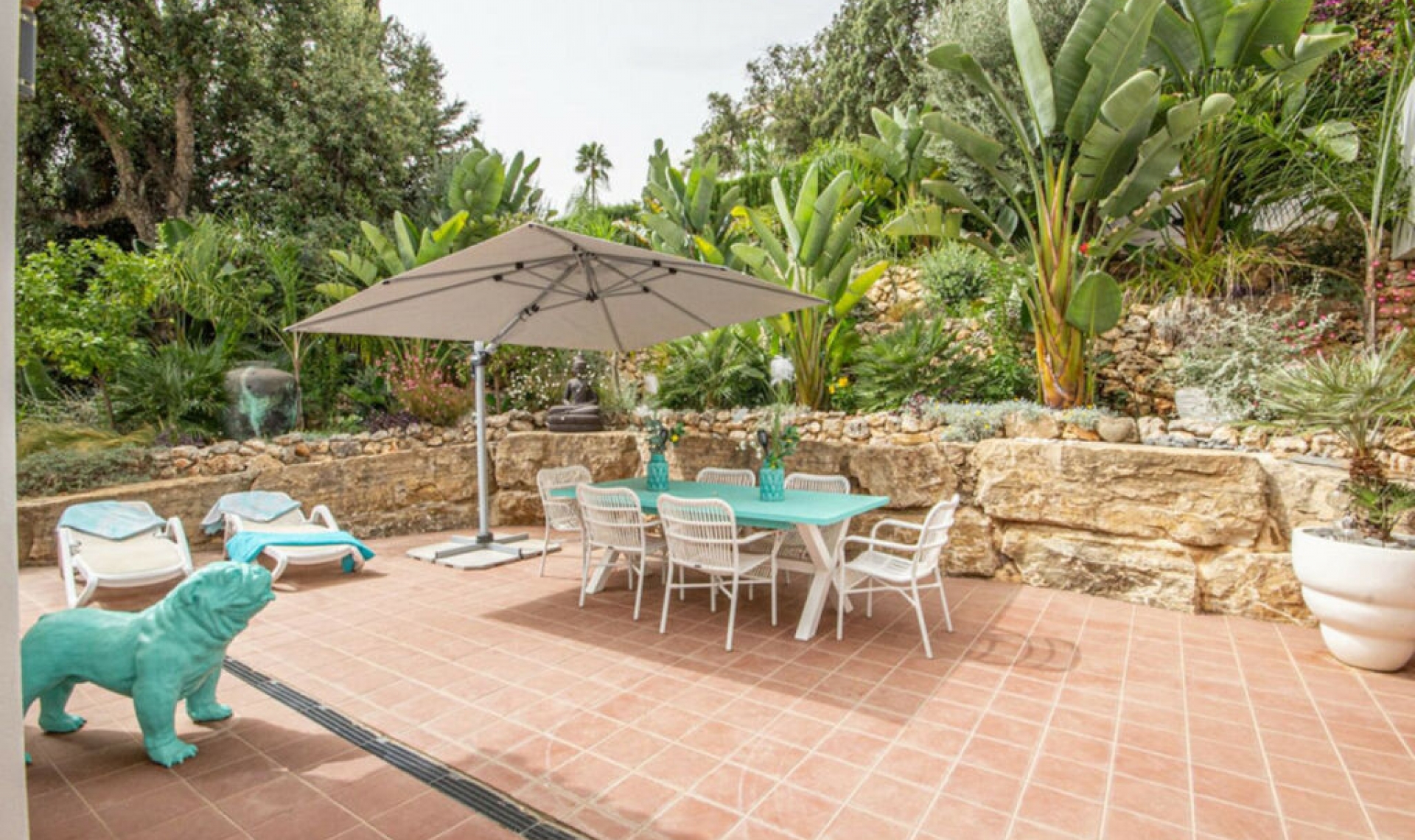 Resale - House -
La Mairena