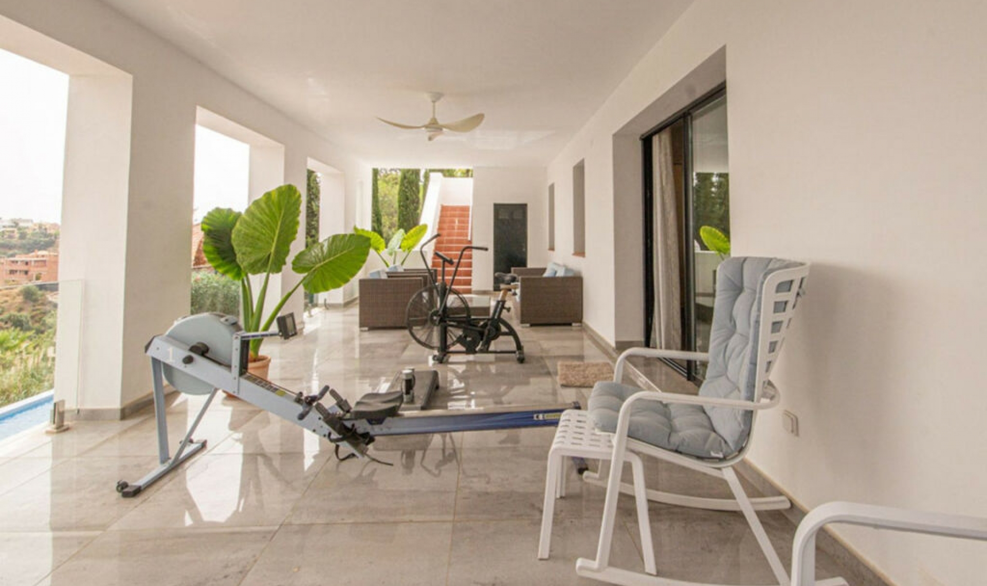 Resale - House -
La Mairena