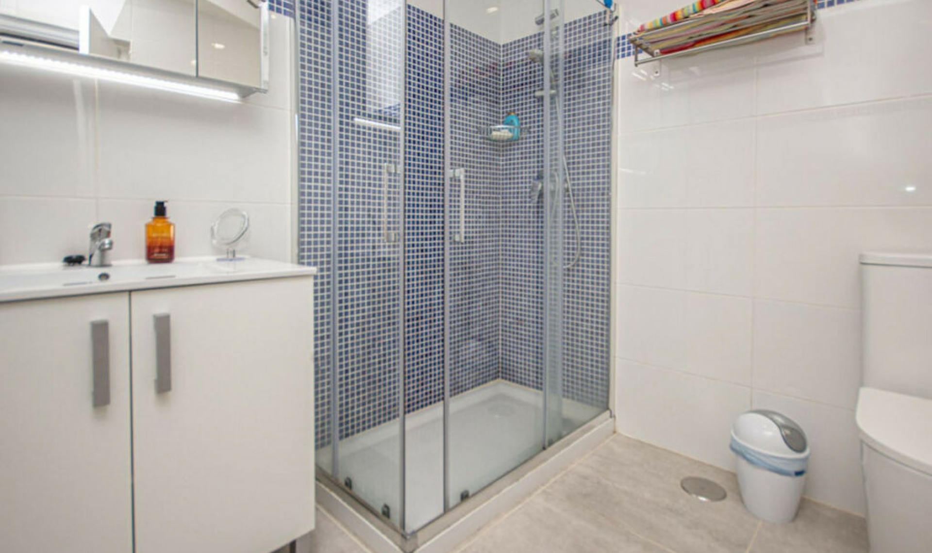 Resale - House -
La Mairena