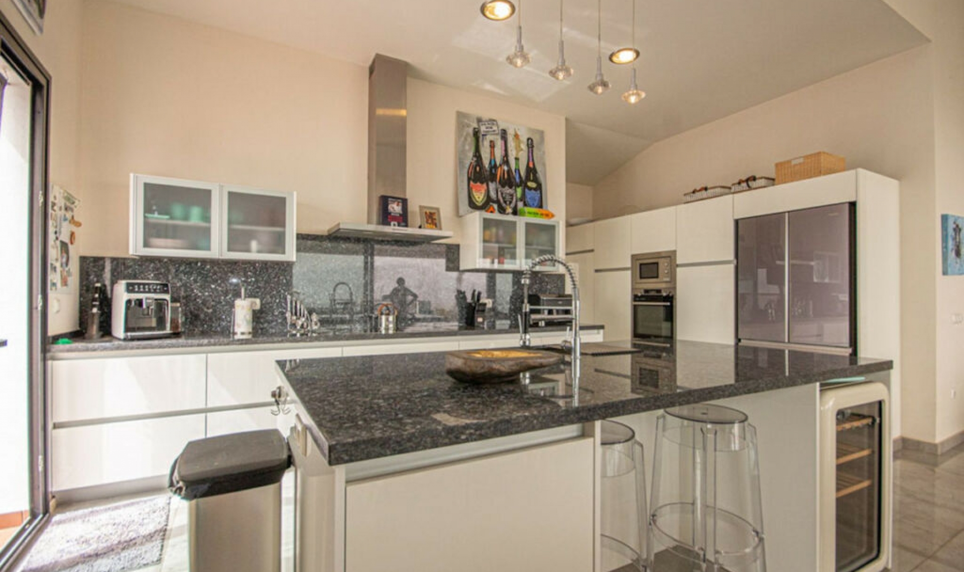 Resale - House -
La Mairena