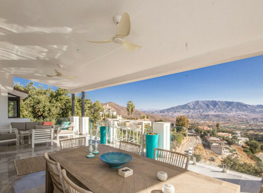 Resale - House -
La Mairena