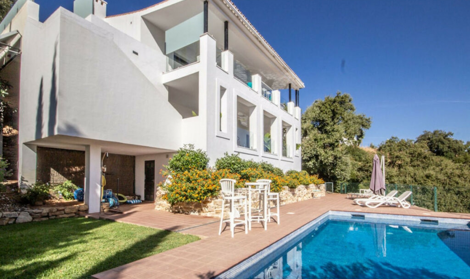Resale - House -
La Mairena